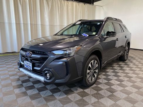Used 2023 Subaru Outback Limited AWD/4WD image 4