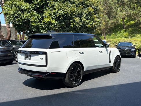 Certified 2022 Land Rover Range Rover Long Wheelbase SE AWD/4WD image 9