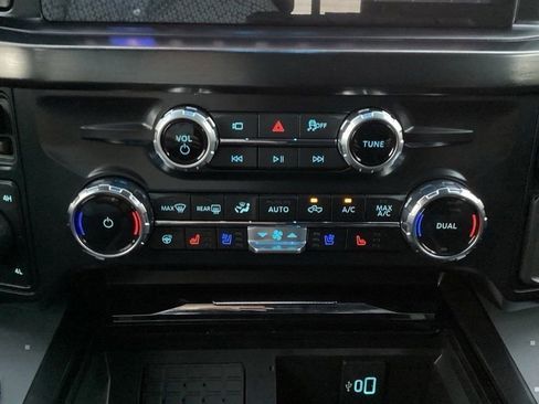 New 2026 Ford F250 Lariat w/ Black Appearance Package AWD/4WD image 55