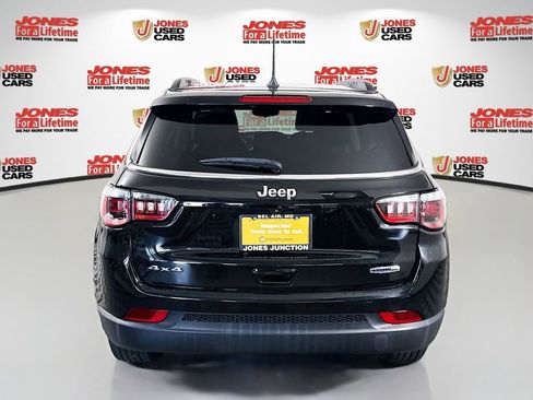 Used 2022 Jeep Compass Latitude w/ Sun and Sound Group AWD/4WD image 17
