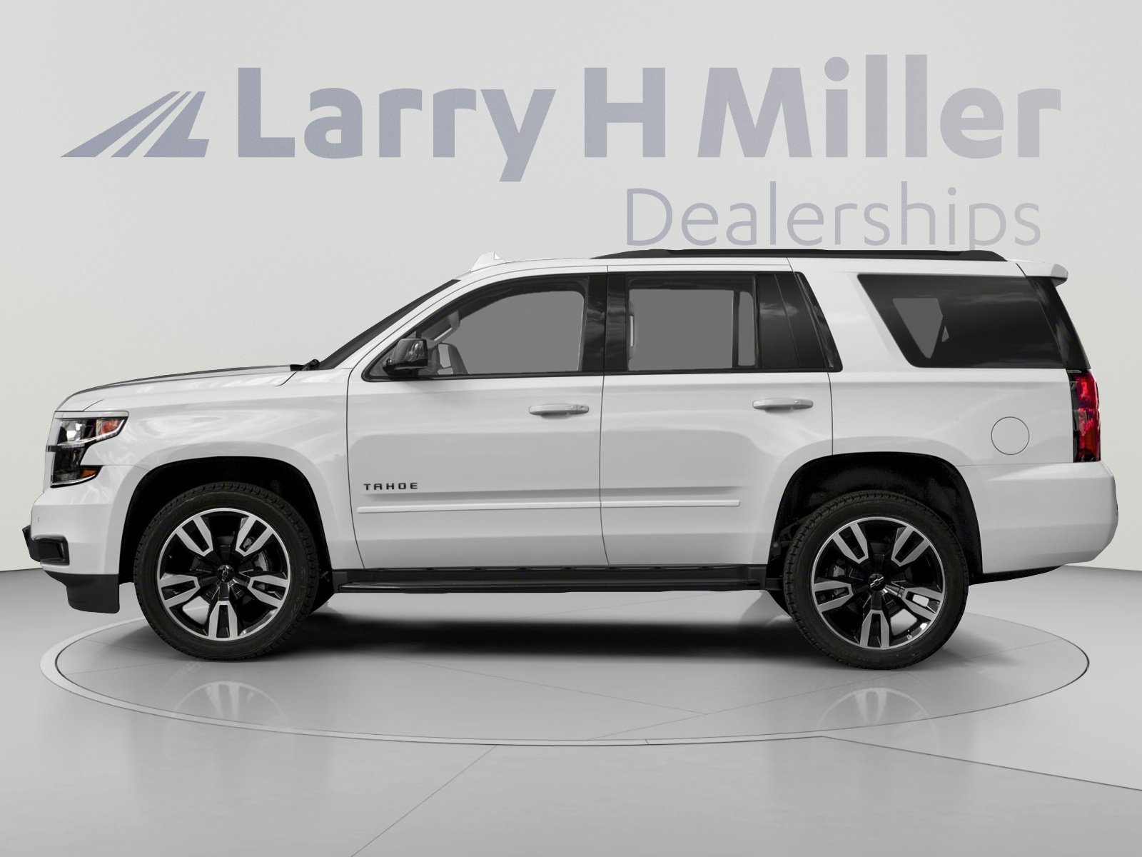 Used 2018 Chevrolet Tahoe Premier AWD/4WD image 3