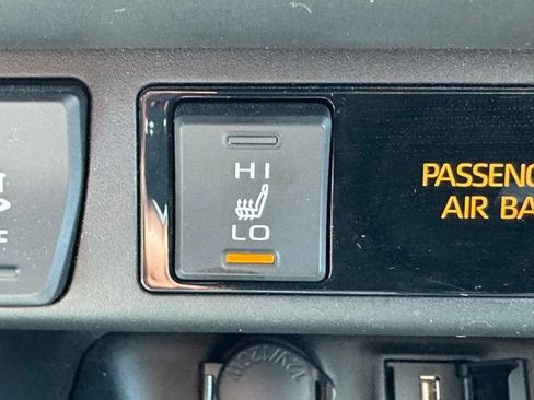 Certified 2022 Toyota RAV4 XLE w/ Convenience Package AWD/4WD image 27