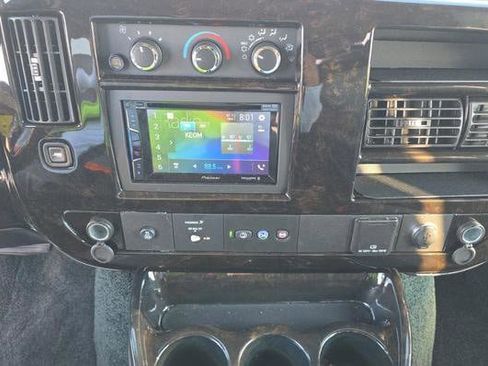 Used 2016 Chevrolet Express 2500 Extended RWD image 8