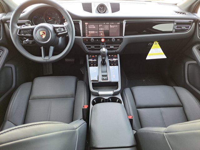 Used 2026 Porsche Macan AWD/4WD image 16