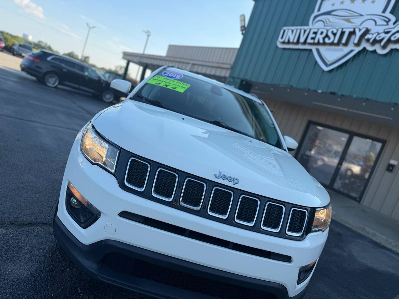Used 2018 Jeep Compass Latitude w/ Popular Equipment Group AWD/4WD image 9