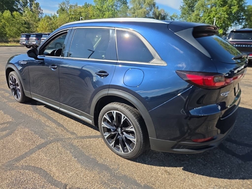 Used 2025 MAZDA CX-90 Plug-In Hybrid w/ Preferred AWD/4WD image 4