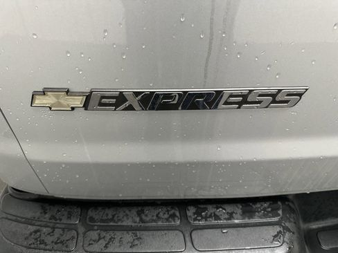 Used 2020 Chevrolet Express 2500 image 12