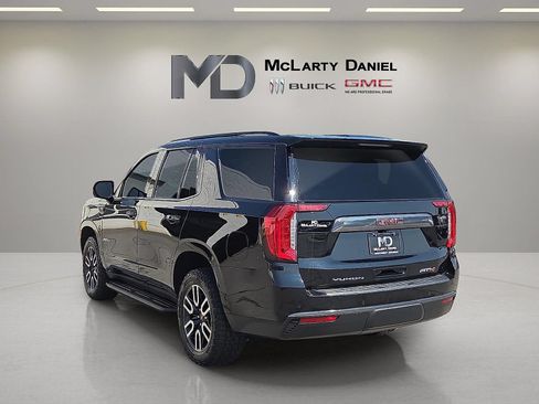 Used 2024 GMC Yukon AT4 w/ Technology Package AWD/4WD image 13