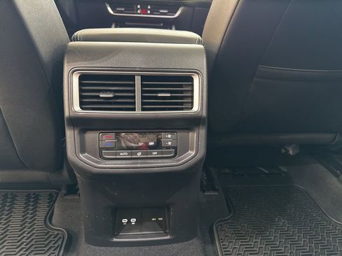 New 2026 Volkswagen Atlas SE AWD/4WD image 18
