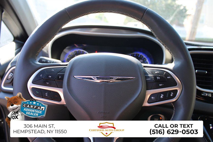 Used 2025 Chrysler Pacifica Select FWD image 12