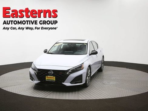 Used 2023 Nissan Altima 2.0 SR FWD image 55