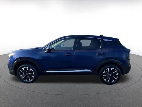 Used 2025 Nissan Kicks SV image 9