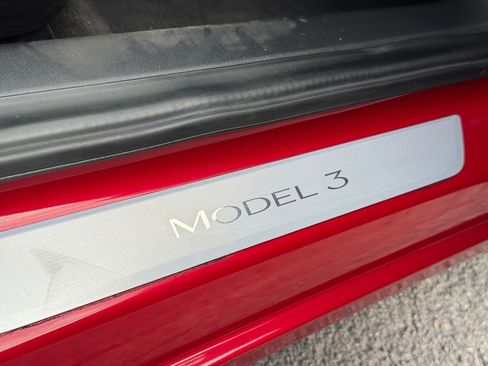 Used 2019 Tesla Model 3 Standard Range Plus image 17