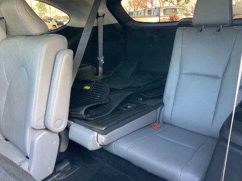 Used 2021 Toyota Highlander Platinum image 16