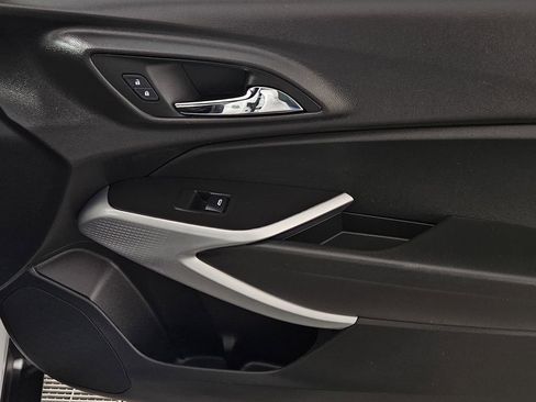 Used 2025 Chevrolet Trax RS w/ Driver Confidence Package image 31