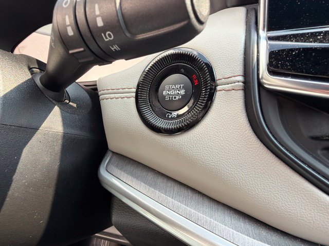 Used 2025 Jeep Compass Limited AWD/4WD image 19