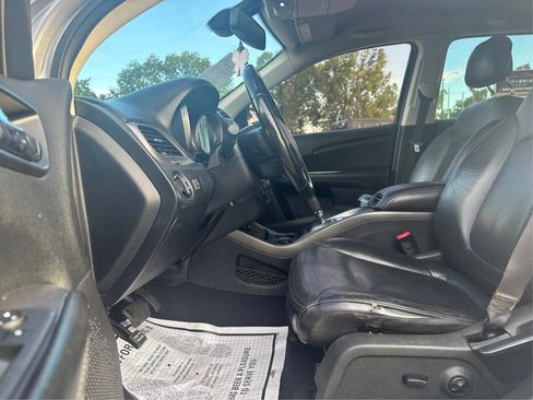Used 2019 Dodge Journey Crossroad FWD image 9
