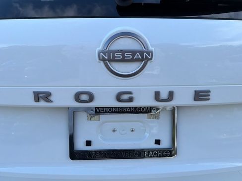 Used 2024 Nissan Rogue S FWD image 9