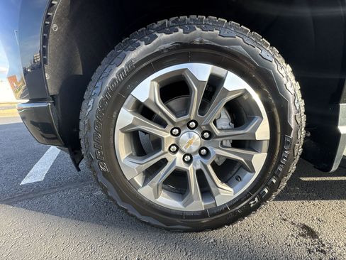 Used 2024 Chevrolet Silverado 1500 High Country w/ Technology Package image 10