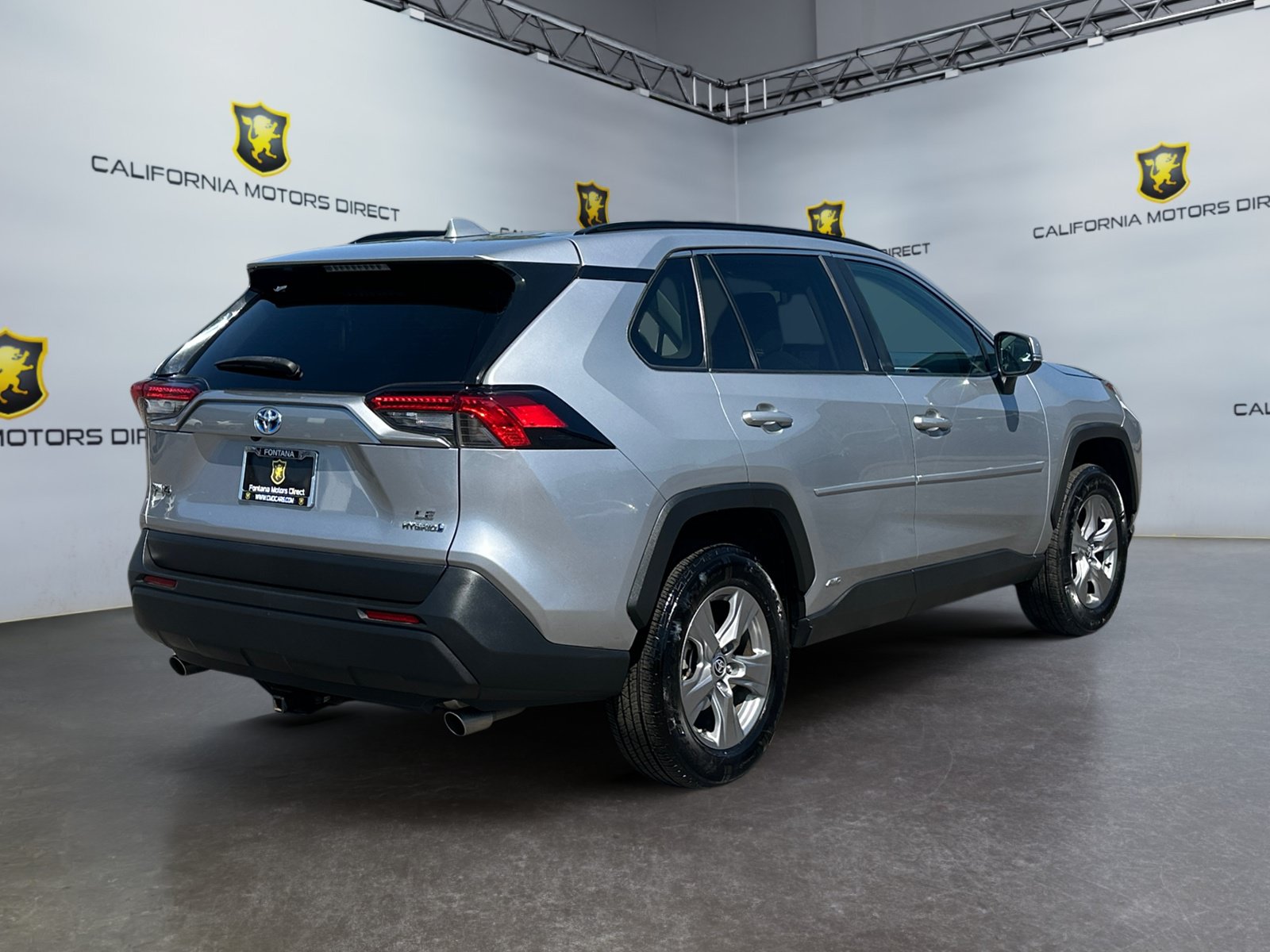 Used 2023 Toyota RAV4 LE AWD/4WD image 5