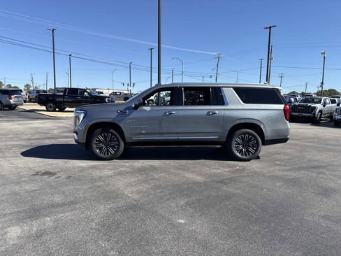 New 2026 GMC Yukon XL Elevation image 4