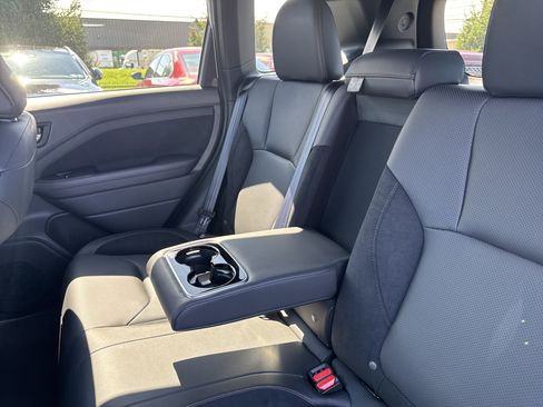 Certified 2025 Subaru Forester Touring AWD/4WD image 22
