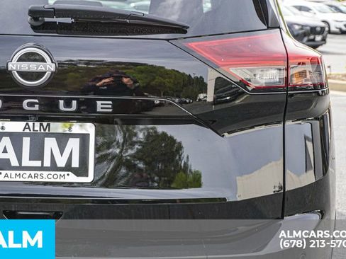 Used 2025 Nissan Rogue SV image 13