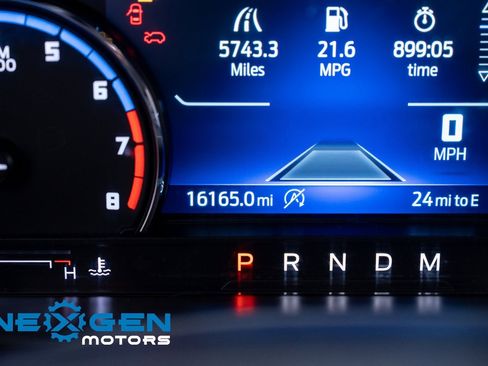 Used 2023 Ford Bronco Sport Badlands image 9