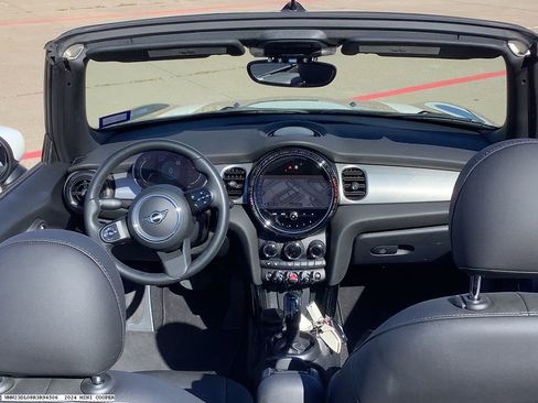 Used 2024 MINI Cooper Convertible image 10