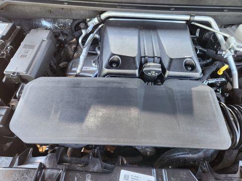 Used 2025 Chevrolet Colorado ZR2 w/ Technology Package image 14