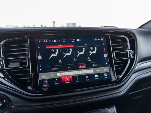 Used 2023 Dodge Durango GT image 30