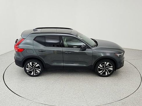 New 2026 Volvo XC40 B5 Plus w/ Climate Package AWD/4WD image 16