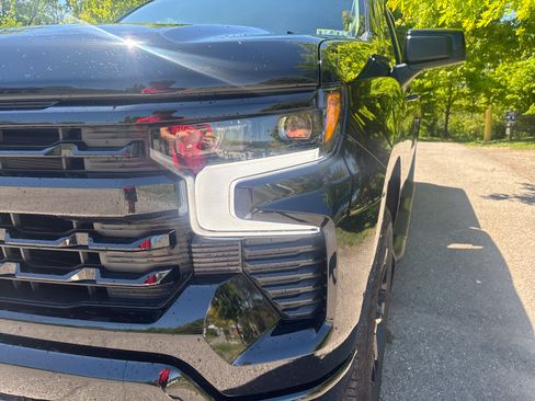 Used 2024 Chevrolet Silverado 1500 RST w/ Dark Appearance Package AWD/4WD image 10