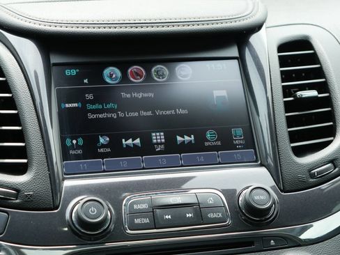 Used 2017 Chevrolet Impala Premier w/ Enhanced Convenience Package FWD image 18