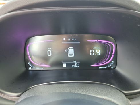 Used 2025 Kia Soul LX w/ LX Technology Package FWD image 23