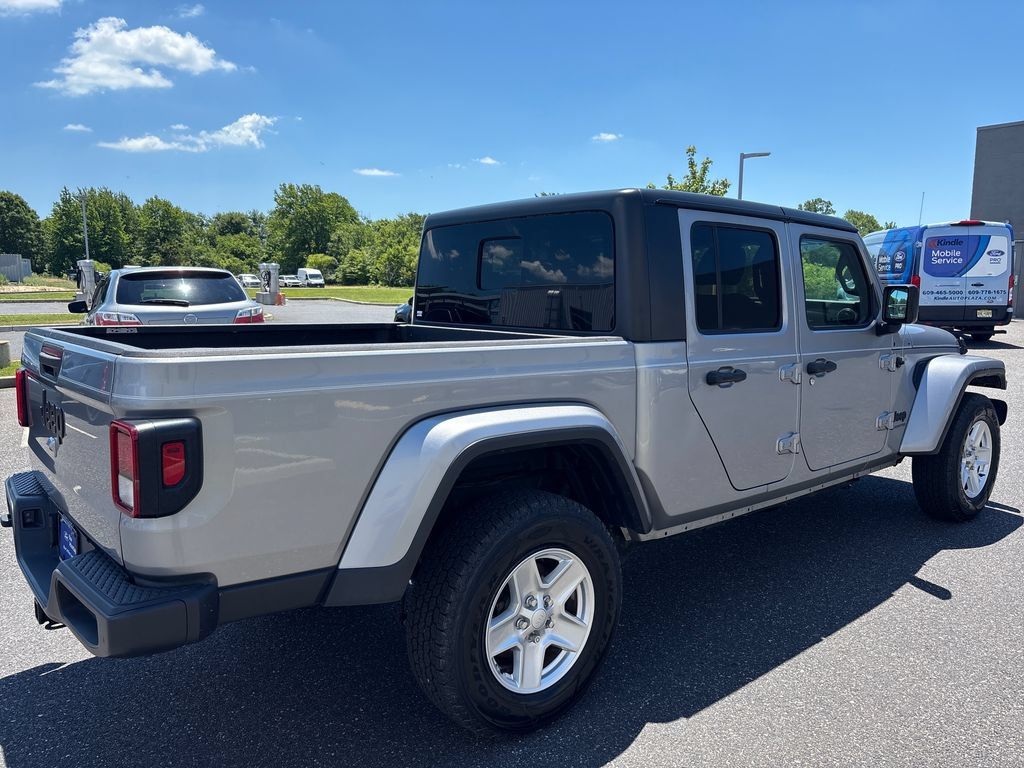 Used 2021 Jeep Gladiator Sport AWD/4WD image 23