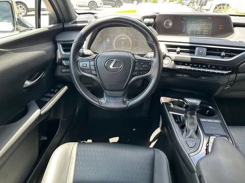 Used 2021 Lexus UX 200 w/ Accessory Package (Z2) FWD image 30