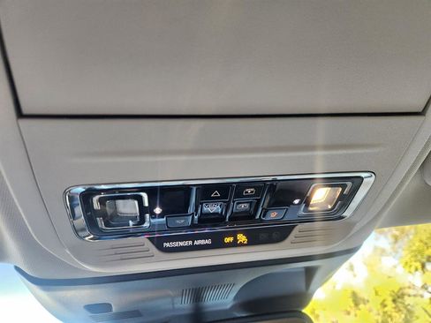 Certified 2022 Lincoln Corsair AWD w/ Premium Package image 38