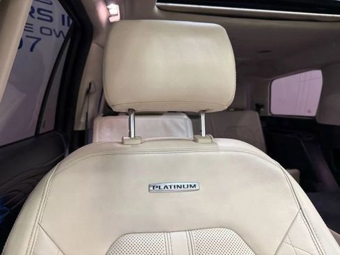 Used 2019 Ford Expedition Platinum image 29