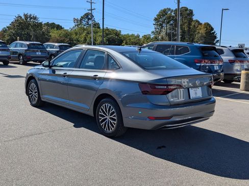 Used 2021 Volkswagen Jetta SE image 5
