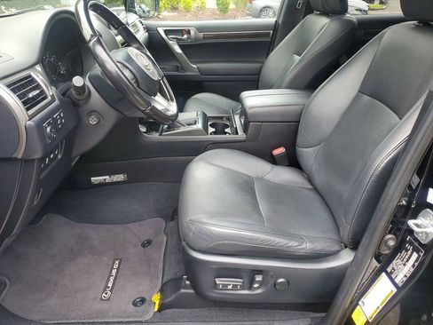 Used 2023 Lexus GX 460 Luxury w/ Accessory Package AWD/4WD image 17