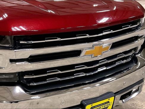 Used 2019 Chevrolet Silverado 1500 LTZ image 28