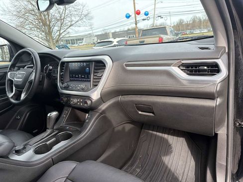 Used 2018 GMC Acadia SLT w/ LPO, Black Accent Package image 16