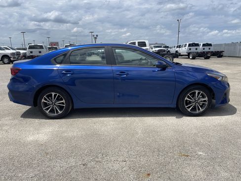 Used 2024 Kia Forte Sedan FWD image 3