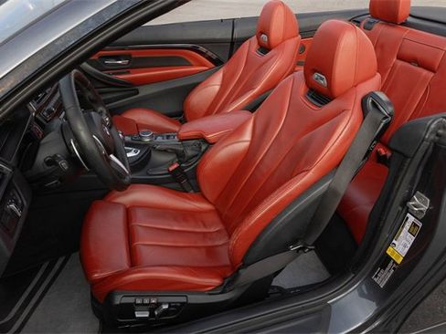 Used 2017 BMW M4 Convertible image 2