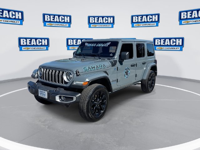 Used 2025 Jeep Wrangler Unlimited Sahara w/ Safety Group AWD/4WD image 4