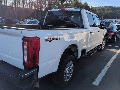 Used 2024 Ford F250 XLT image 3