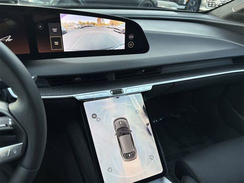 Used 2024 Lucid Air Touring image 18