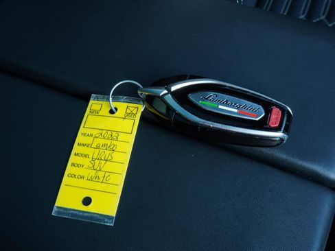 Used 2022 Lamborghini Urus AWD/4WD image 92