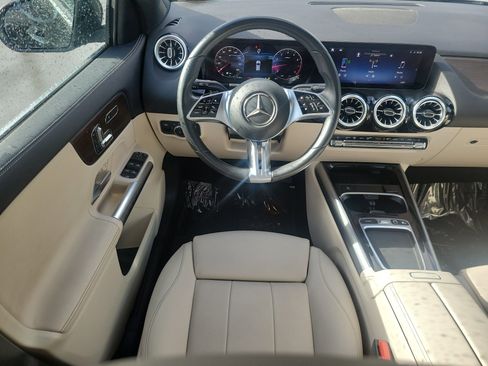 Used 2025 Mercedes-Benz GLA 250 image 14